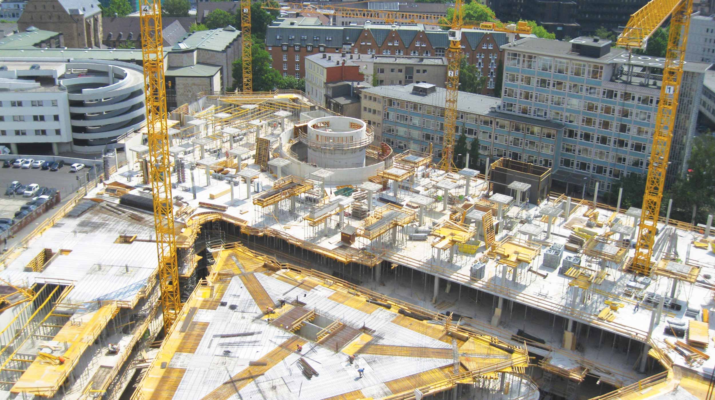 Mitten in der Dortmunder Innenstadt gelegen, ist die ECE eines der größten und modernsten Einkaufszentren Deutschlands.