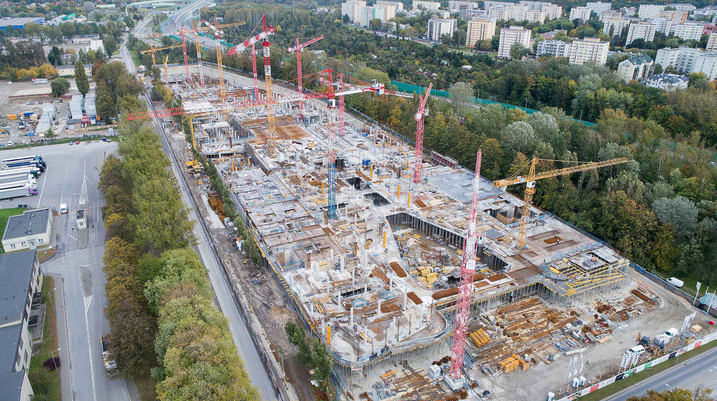 Bei diesem 220.000 m² großen Projekt waren wir an allen Betonstrukturen beteiligt.