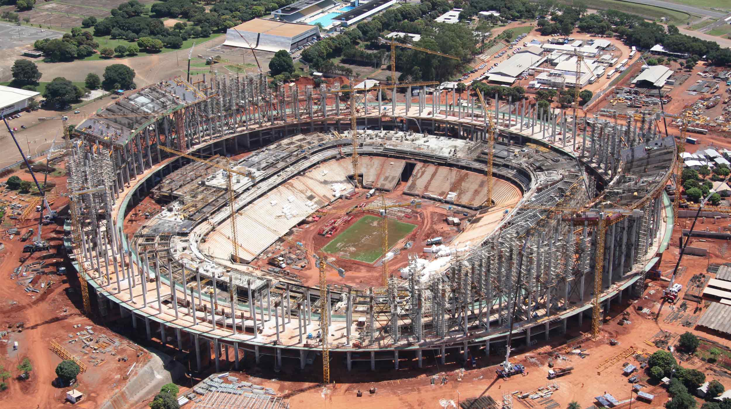 Besser bekannt als Mane Garrincha, wird es eine der Hauptaustragungsstätten der Fußball-Weltmeisterschaft 2014.
