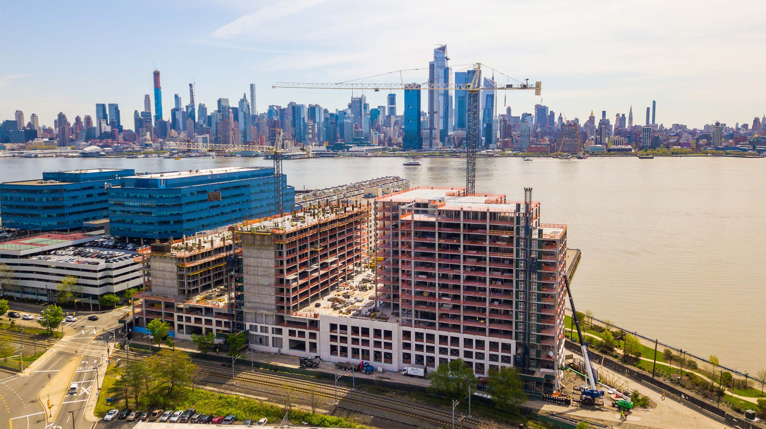 Drei neue, 15-stöckige Türme umfasst ein Luxus-Wohnkomplex in New Jersey von 83.878 m².