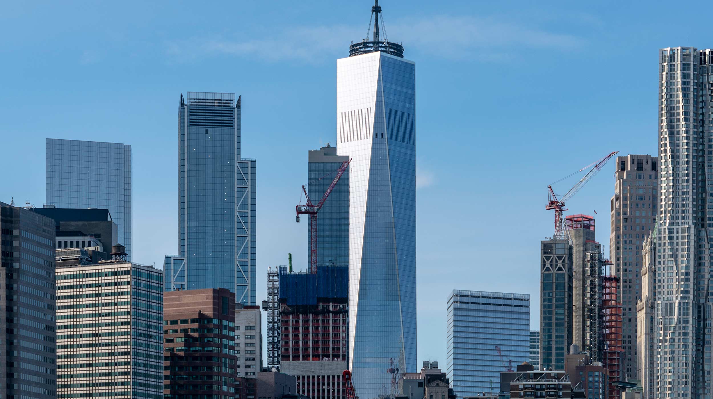 130 William ist ein originelles Luxuswohngebäude, das die New Yorker Skyline erobert.