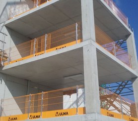 Absturzsicherungssystem für Betonstrukturen und verschiedene ULMA-Schalungssysteme.