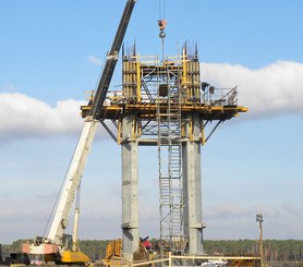 Pylonkonstruktion mit BMK Kletterkonsolen.