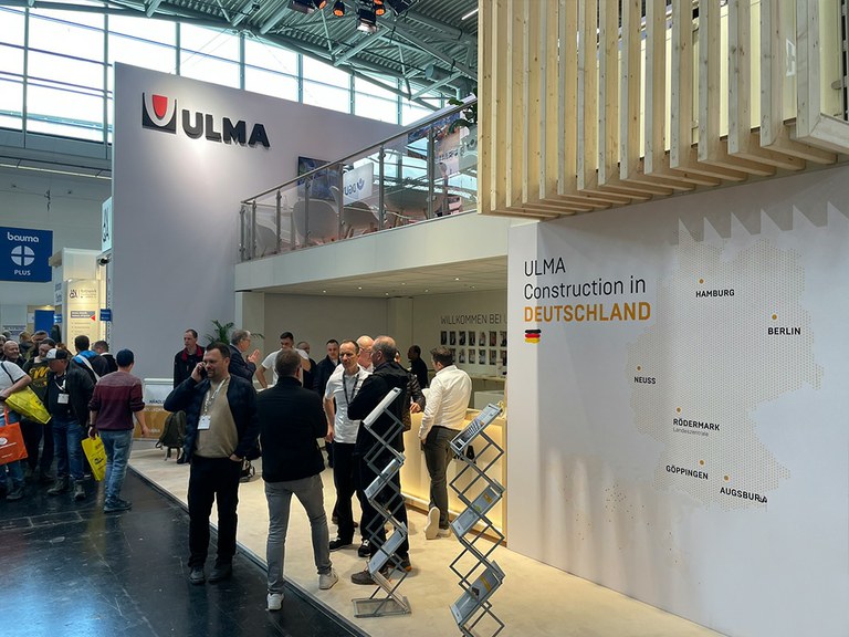 Erfolgreicher bauma-Auftritt: Mit umfassendem Fachwissen, Engagement und Begeisterung wurden viele Gespräche geführt, Kontakte geknüpft und neue Partnerschaften auf unserem Messestand in der Halle B4 initiiert. Highlight des Messeauftritts war die Präsentation des Deckenschalungssystems ONADEK TOP.